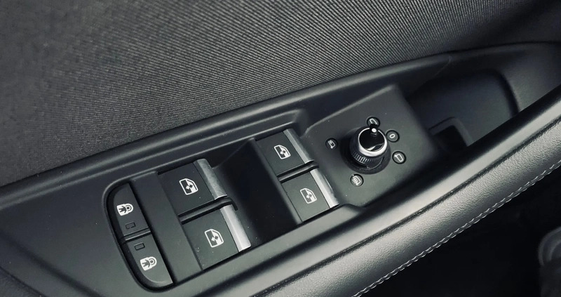 Audi A4 cena 144900 przebieg: 24657, rok produkcji 2020 z Pułtusk małe 379